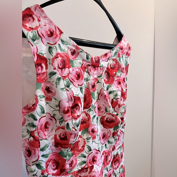 Review Tops - ✨ Review ✨ Rose Top with Bow Detail